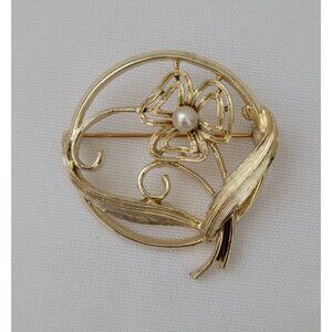 Vintage Sarah Coventry Gold-Tone Circle Flower Brooch Pin With Faux Pearl Accent